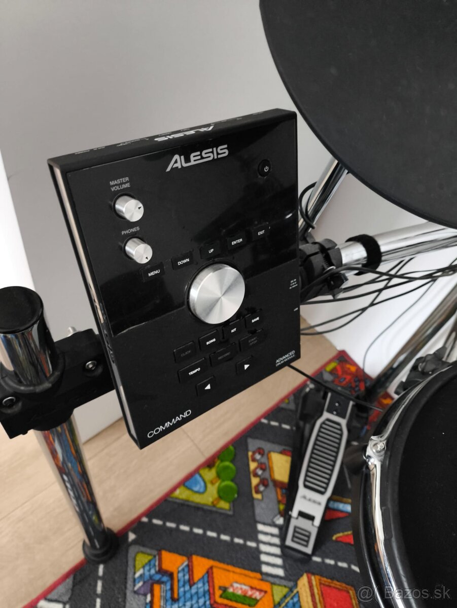 Predám elektronické bicie Alesis Command Mesh Kit - 2