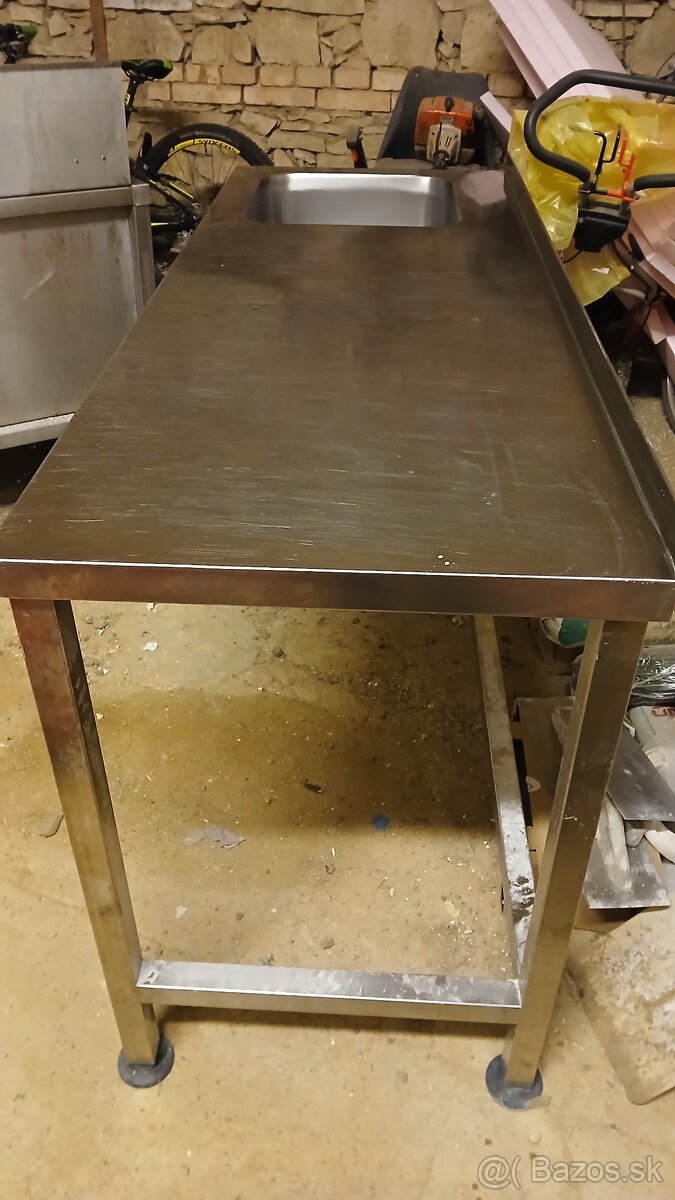 Nerezový stôl s drezom - 2