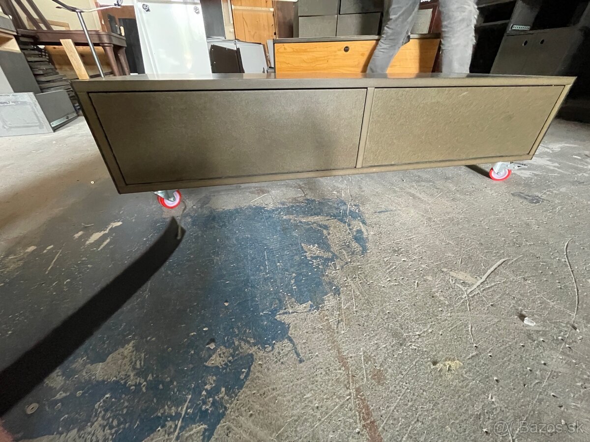 Skrinka na koliečkach - 2