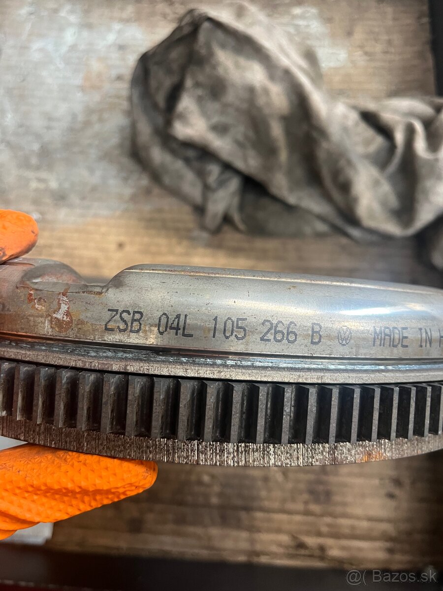 Predám dvojhmotný zotrvačník vw group - 2