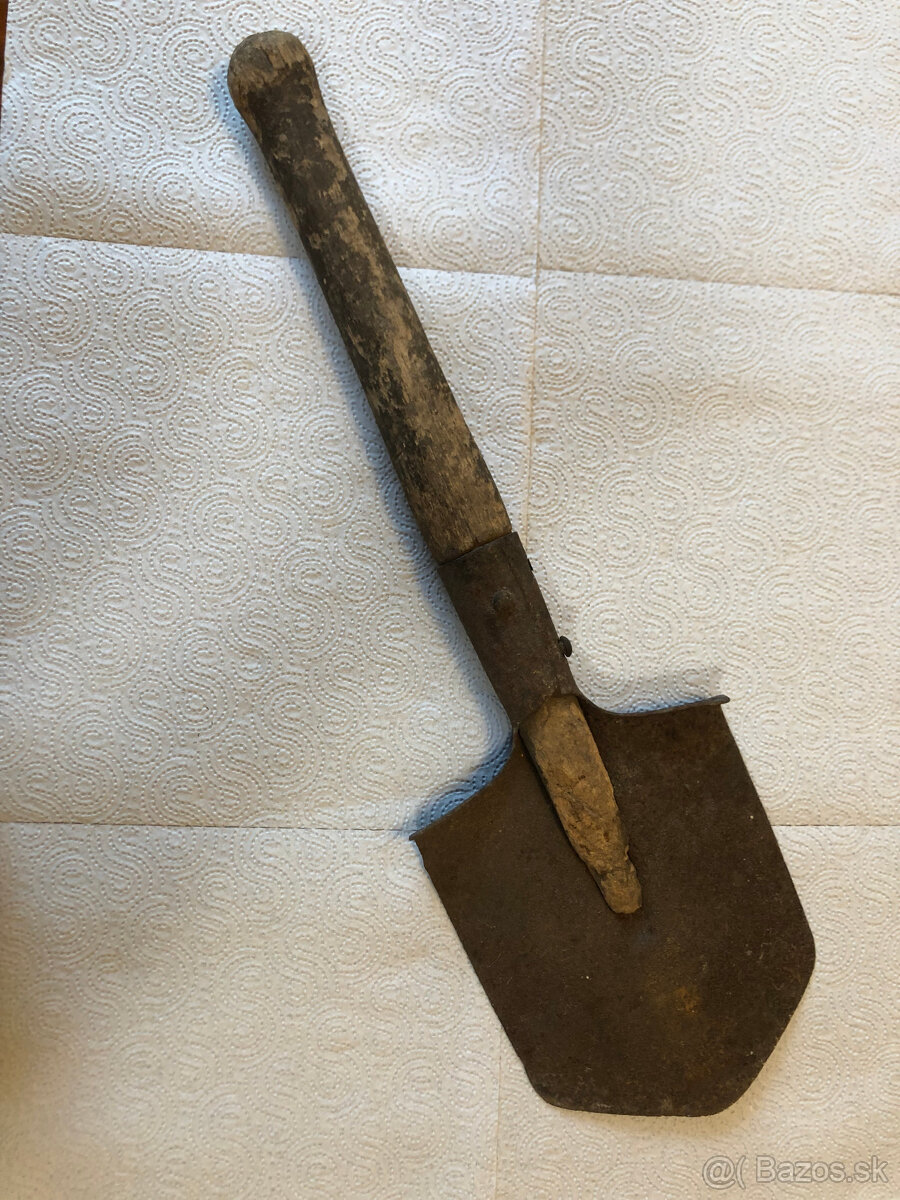 stará vojenská lopatka - 2