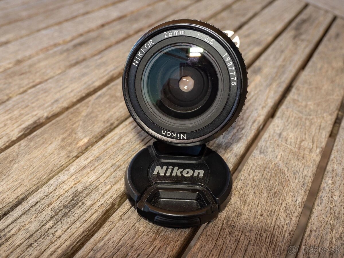 Nikon Nikkor 28mm 3.5 - Top stav - 2
