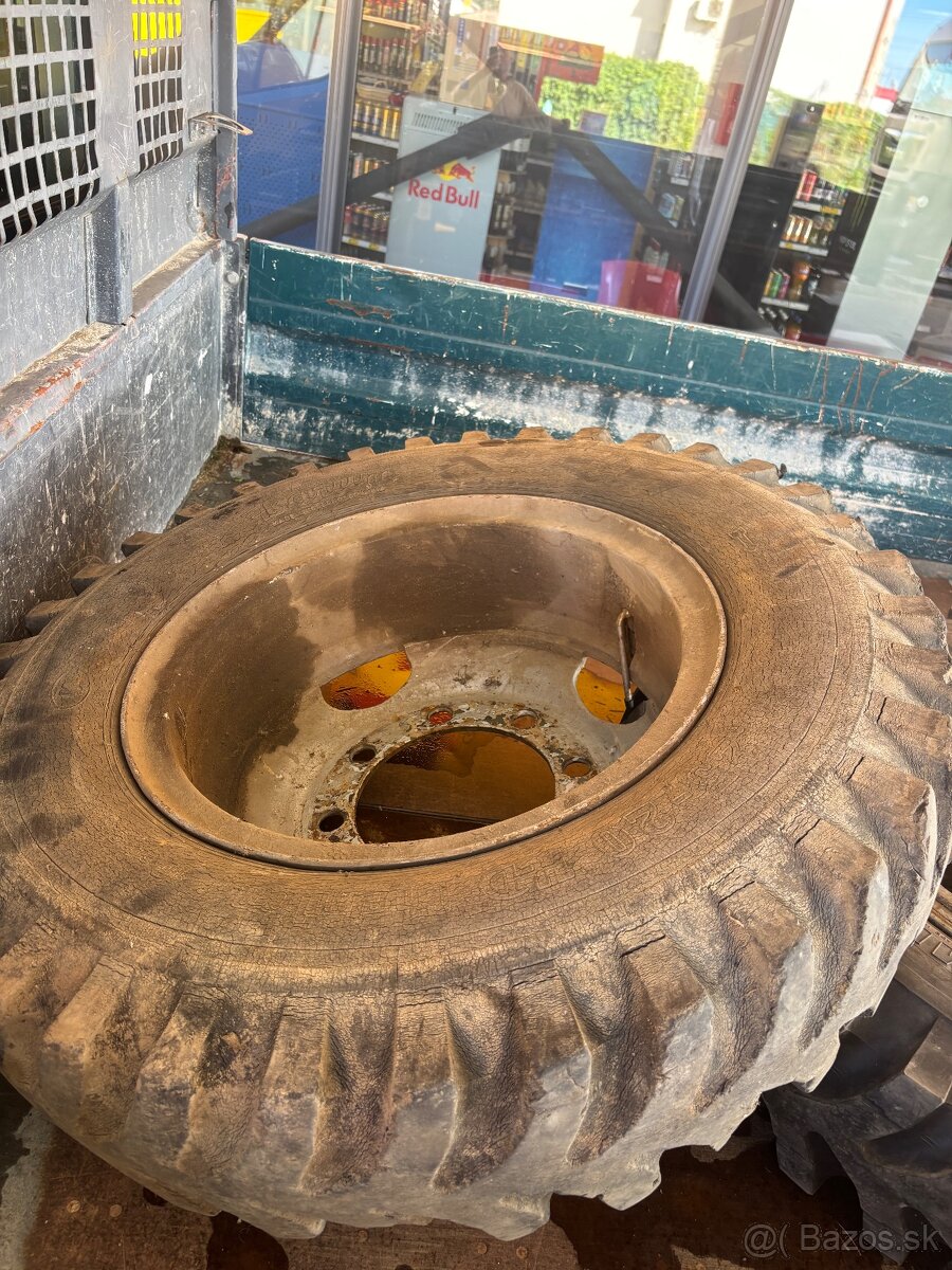 V3S Praga pneumatika s diskom - 2