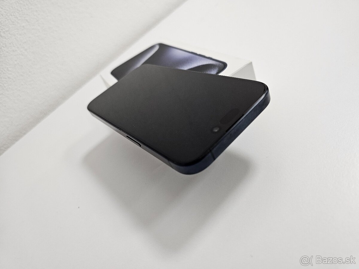 Apple iPhone 15 Pro - 2