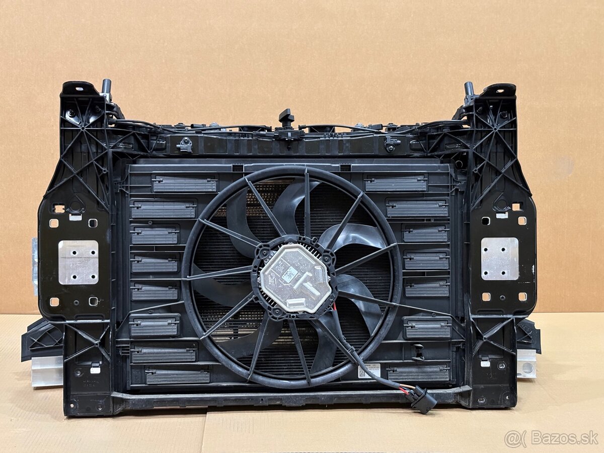 Panel chladiča v celku Audi etron S 370kw - 2