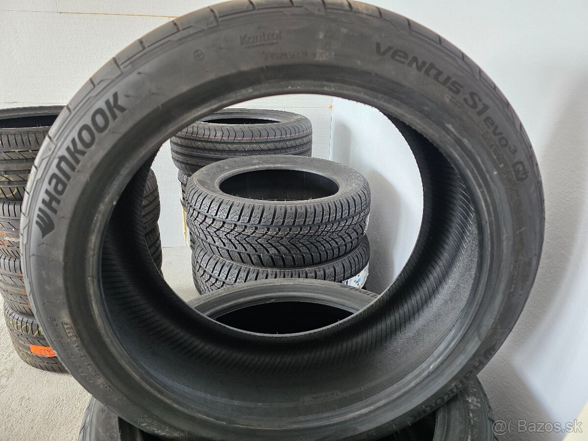 Hankook Ventus S1 235/45R21 - 2