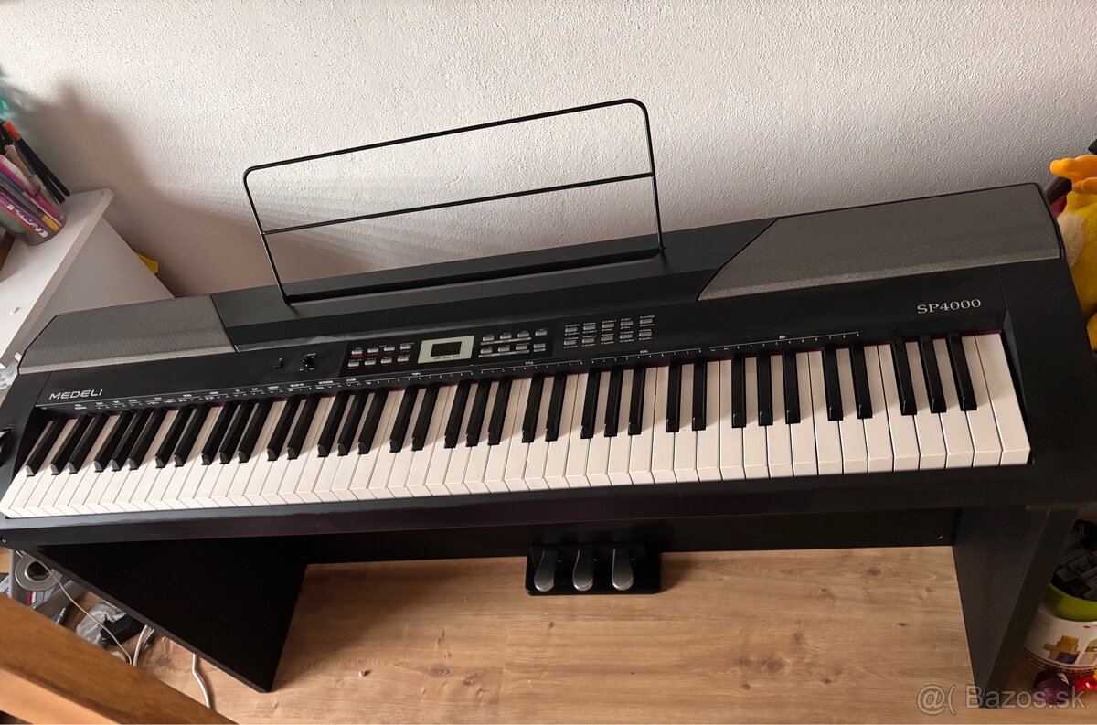 Elektornicke piano, klavír - 2