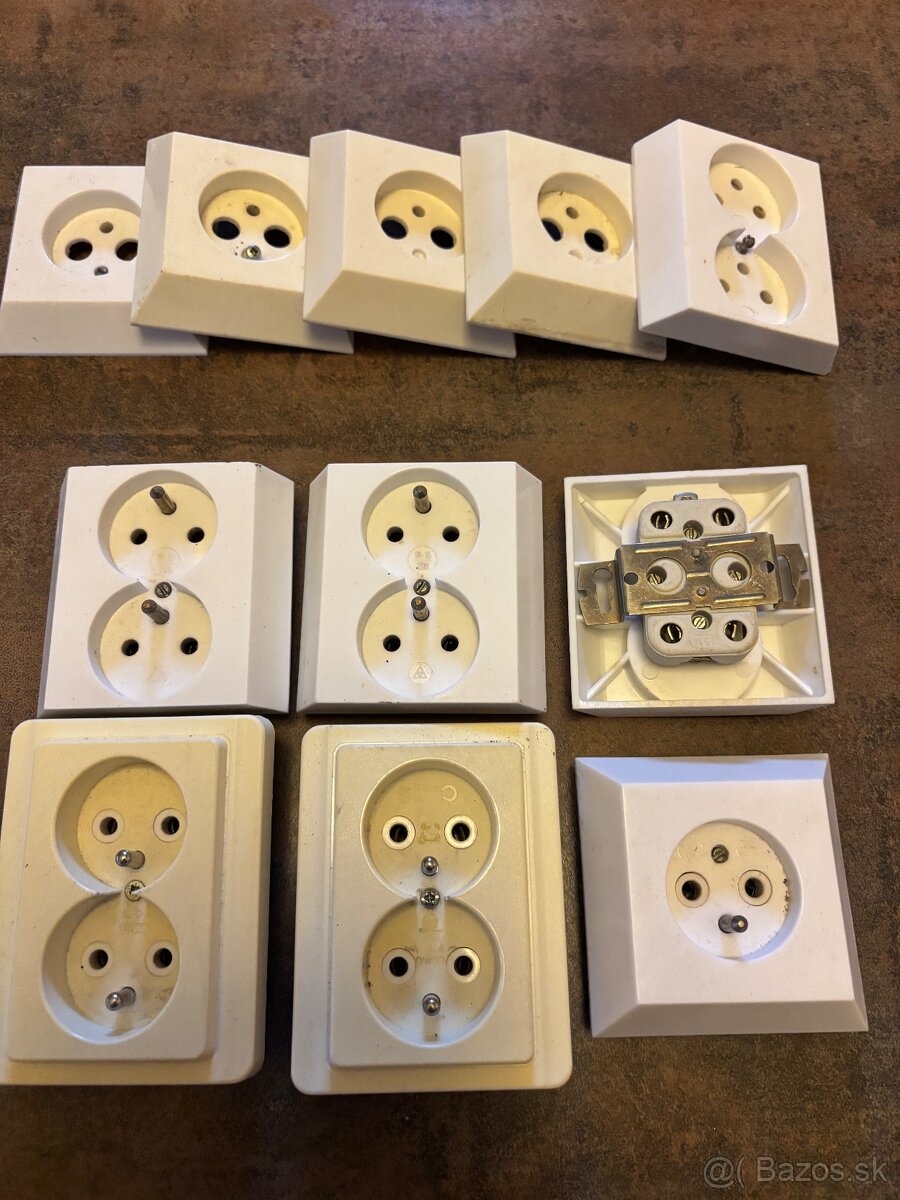 Zásuvky na 220V - 2