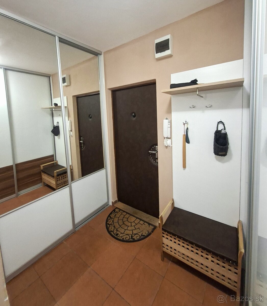 Predám garsónku na Laboreckej ulici v Humennom - 2