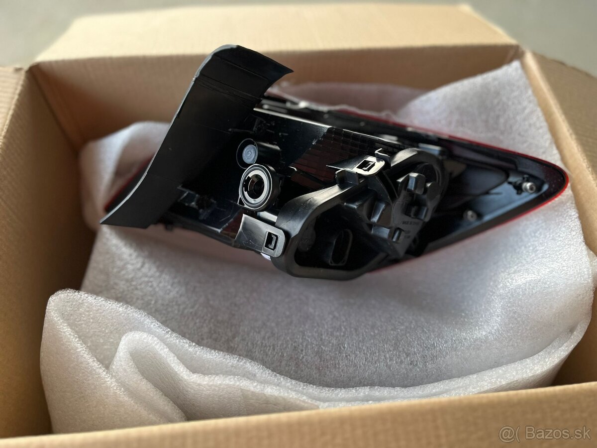 Seat Leon hatchback zadné svetlo LED - 2