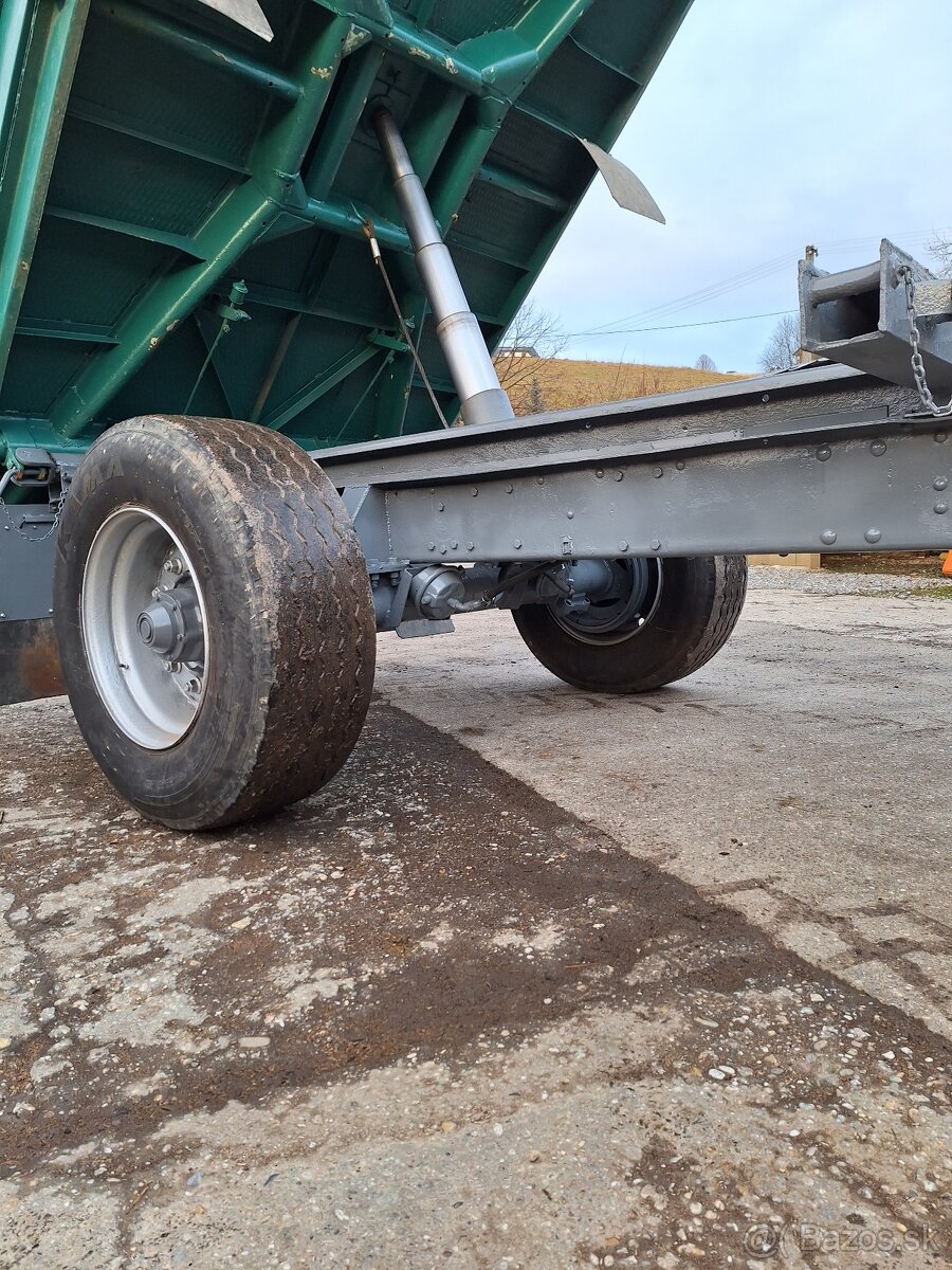 Trojstrana vyklápacia vlečka - 2