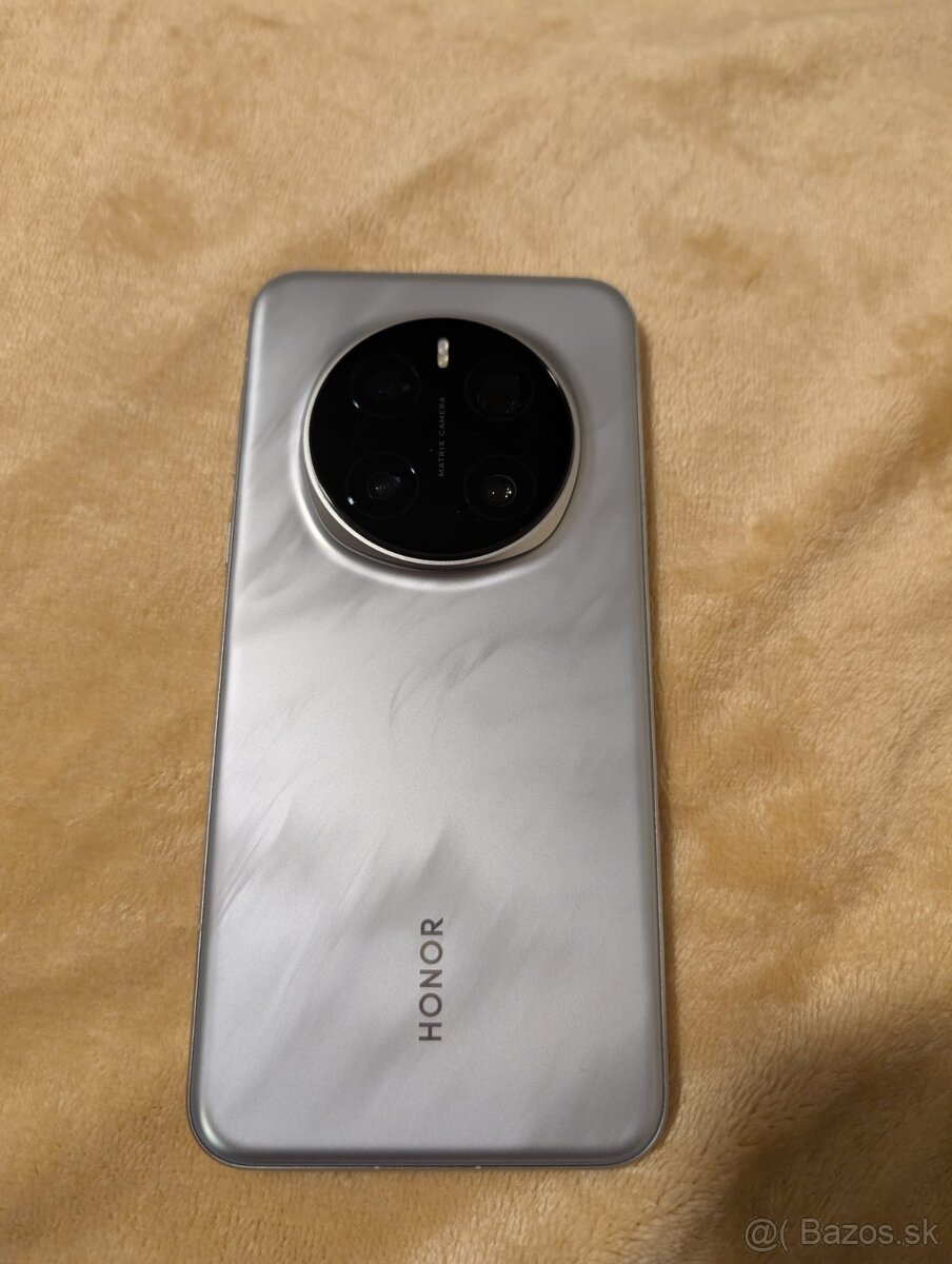 Predám Honor Magic7 pro +príslušenstvo - 2