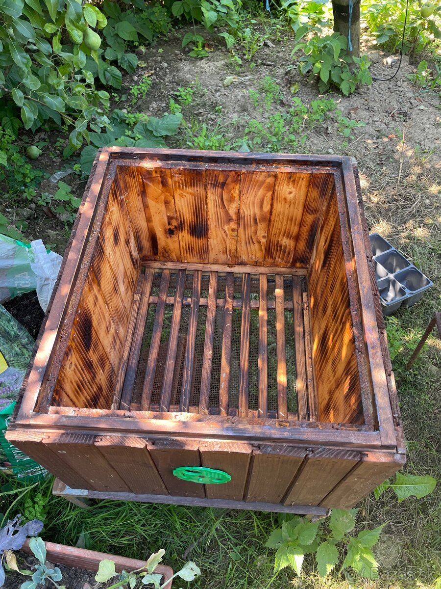 Úľe so stojanom - 2