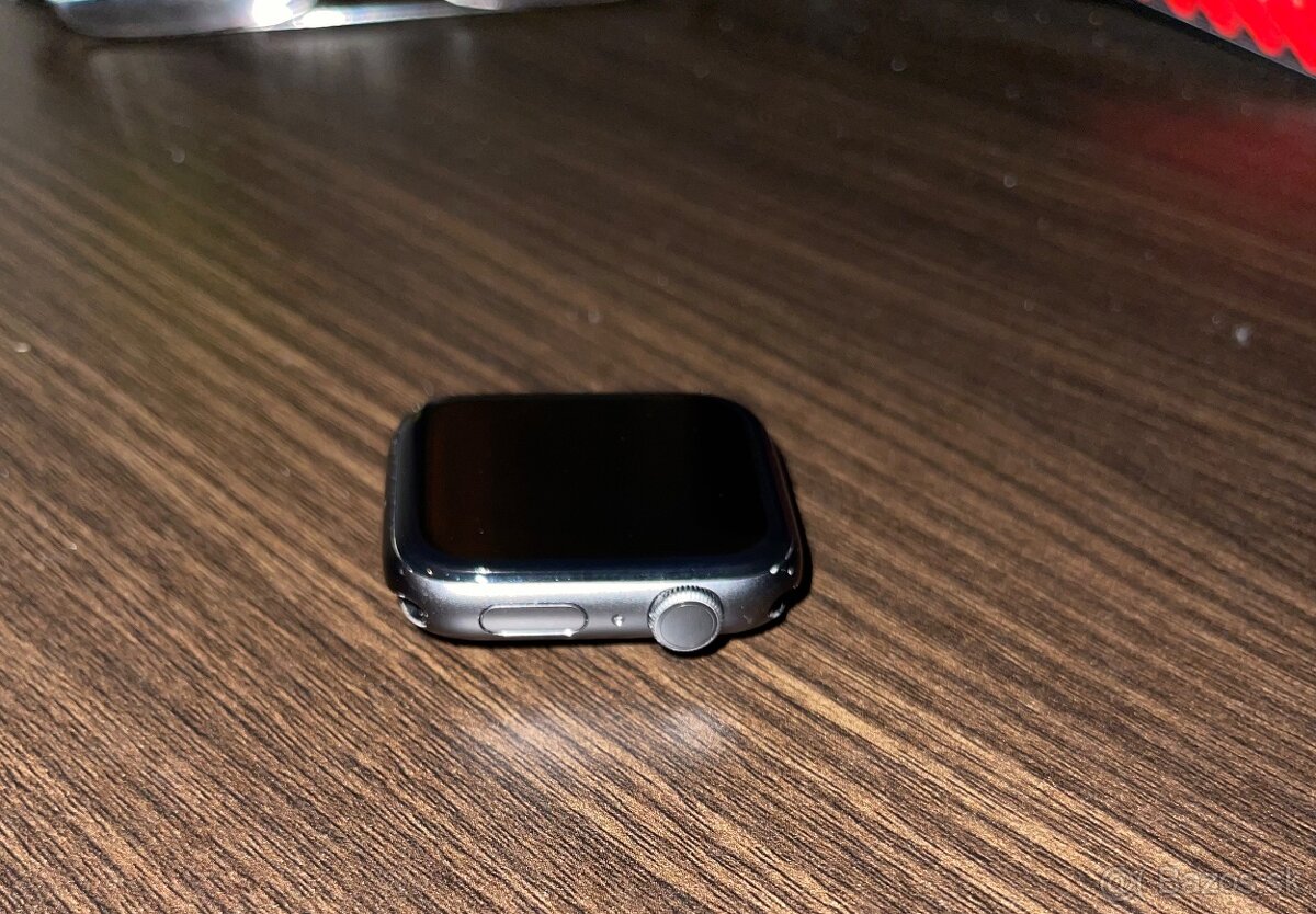 Apple Watch Series 4 - 44mm - 2