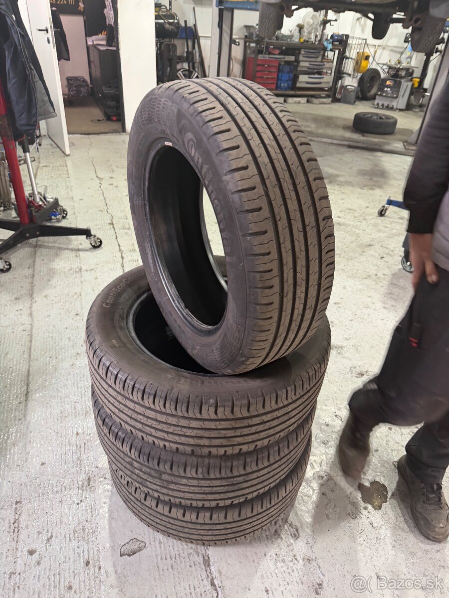 215/60 R17 - 2