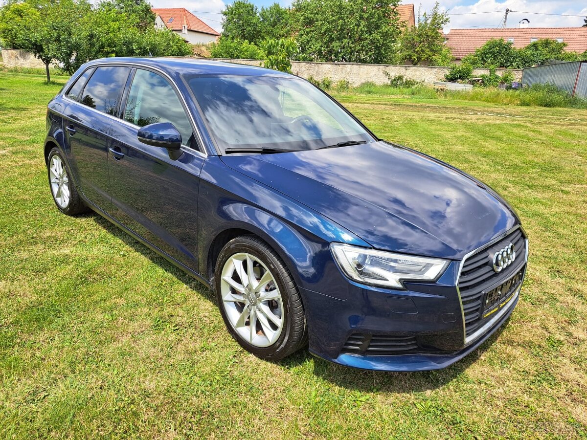 Audi A3 Sportback 1.6TDI - FACELIFT , Virtual , MANUÁL - 2
