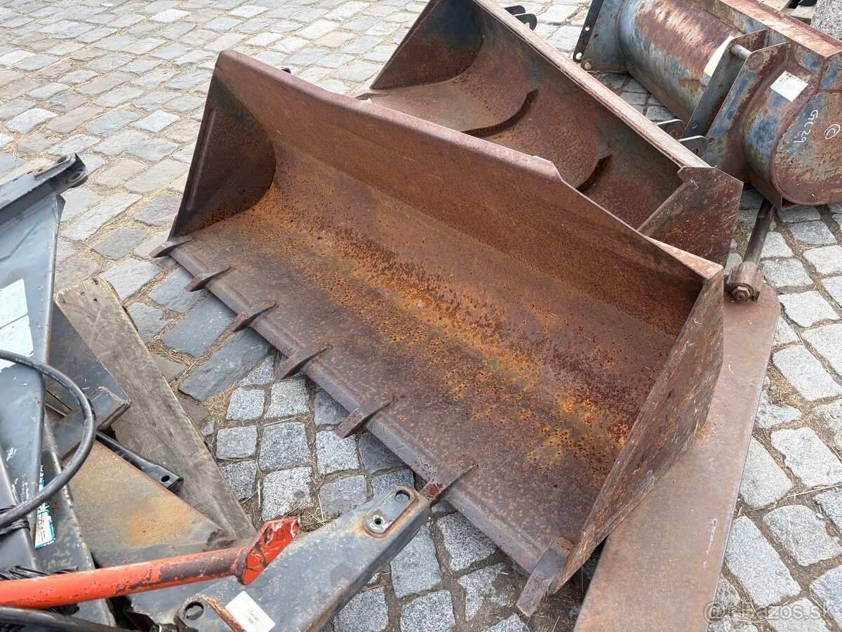 Čelní nakladač na malotraktor - 2