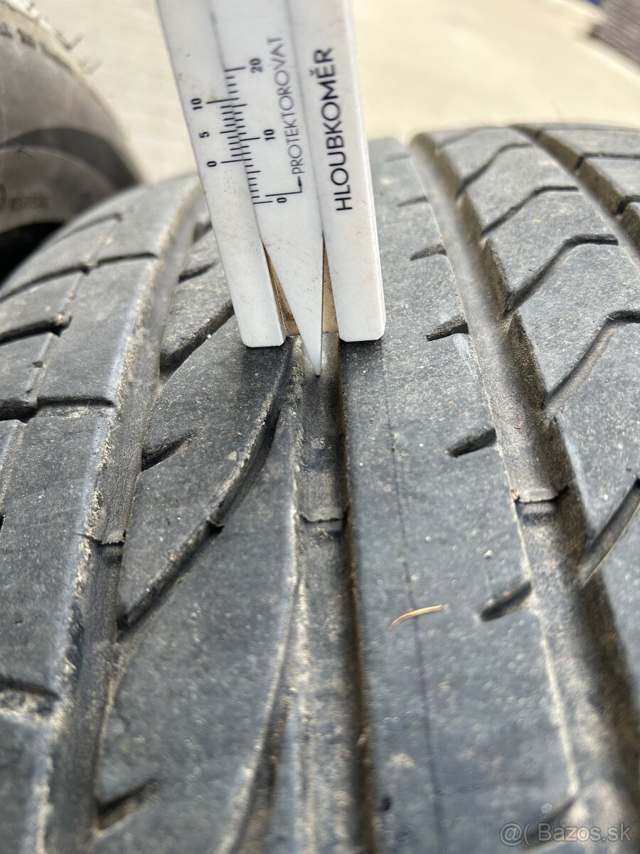 Etron 255/50r20 Brigdestone - 2