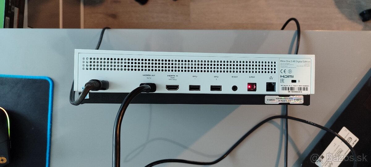 Nefunkčný Xbox + Elite series 2 controller - 2