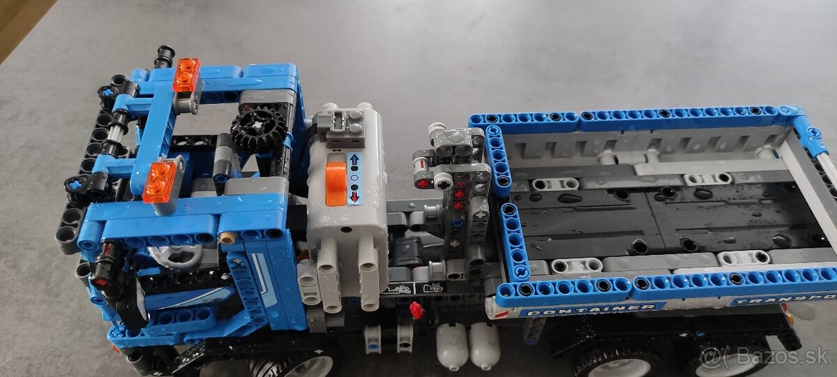 LEGO TECHNIC 8052 Nákladný voz s kontajnerom - 2