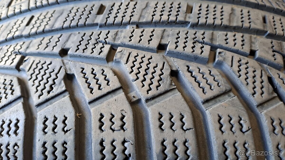 Predám 4ks jazdené zimné 225/60r17-99H Hankook - 2