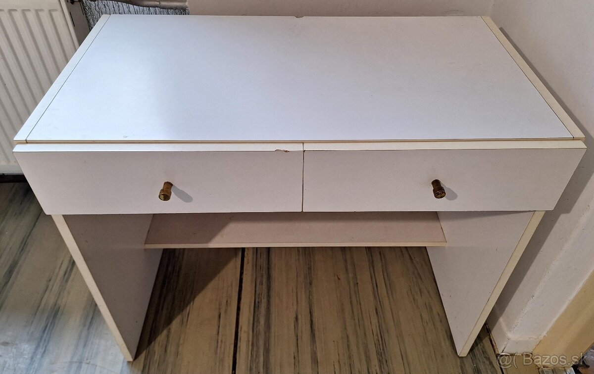 Toaletný stolík - 2