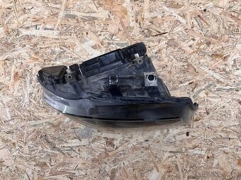 Predné pravé svetlo na Seat Leon 3 - 2