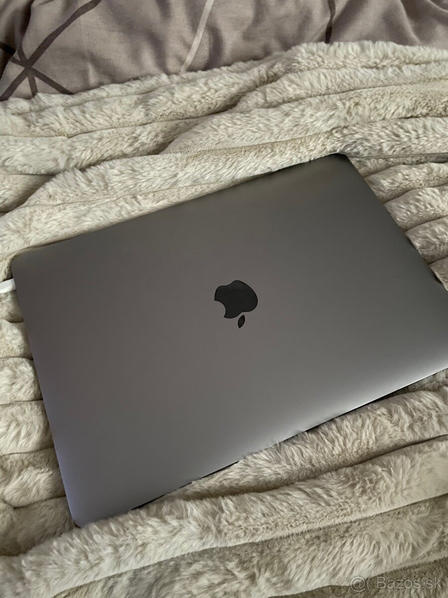 Apple MacBook Air 13” (2019) | 256 GB | Top stav - 2