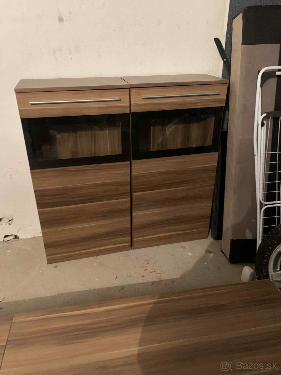 Hneda Obyvacia Stena - 2