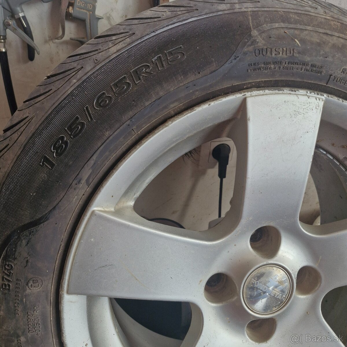Predám komplet pneumatiky s diskami 185/65R15 - 2