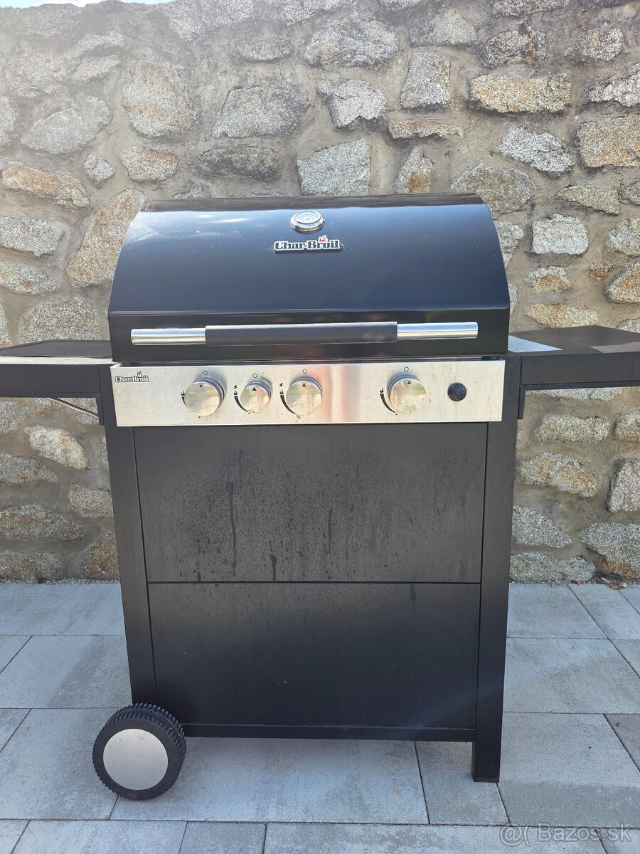 Plynovy gril Char-Broil - 2