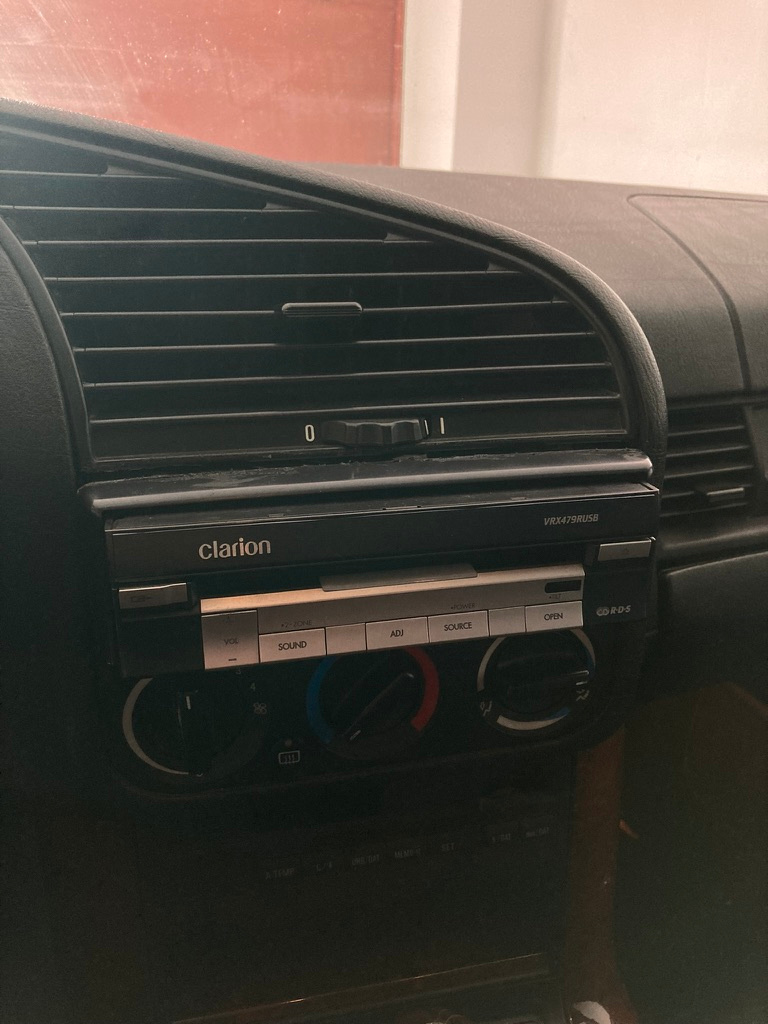 2DIN rádio Clarion - 2