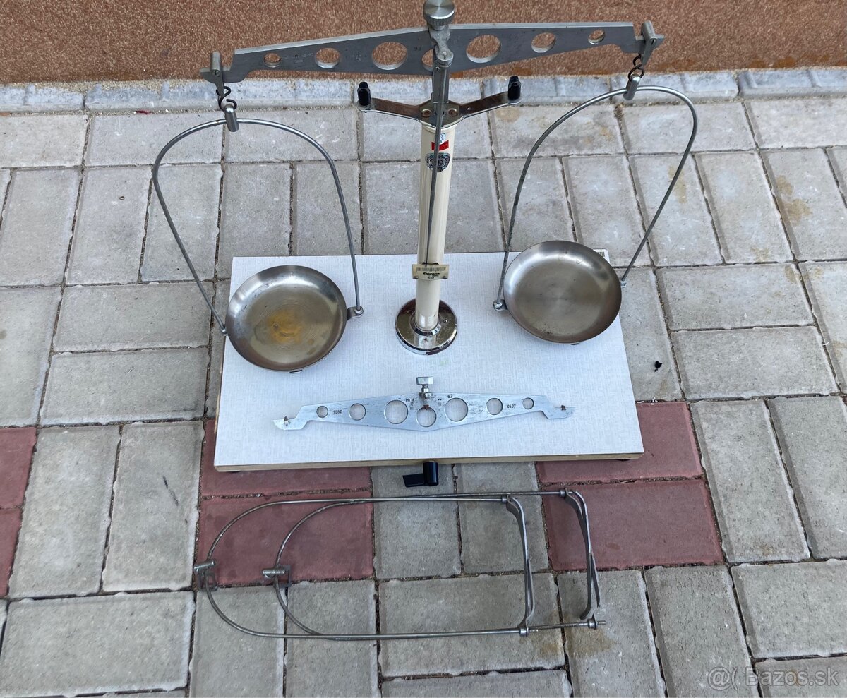 Rovnoramenná lekárenská váha SLM 03-13 - 2