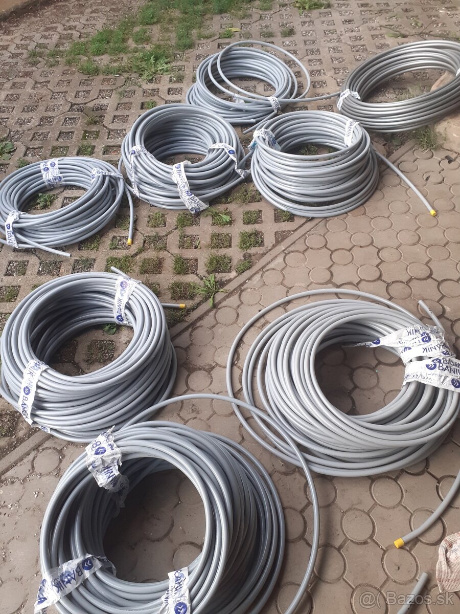 Plastova rurka podlahovka - 2