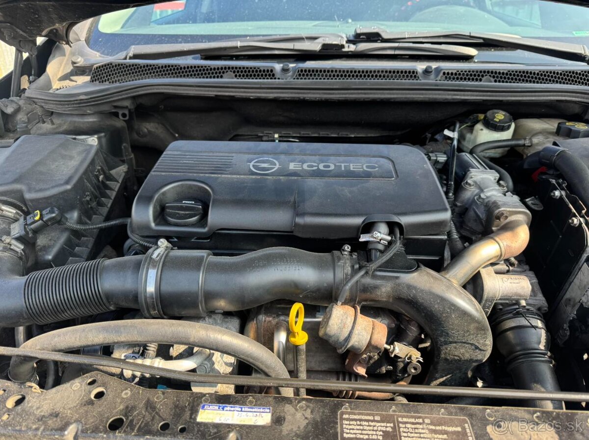 OPEL ASTRA J 2011 na náhradné diely ND - 2