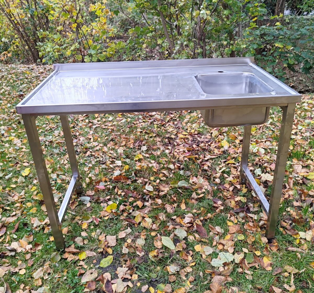 Nerezové drezy a stoly - 2