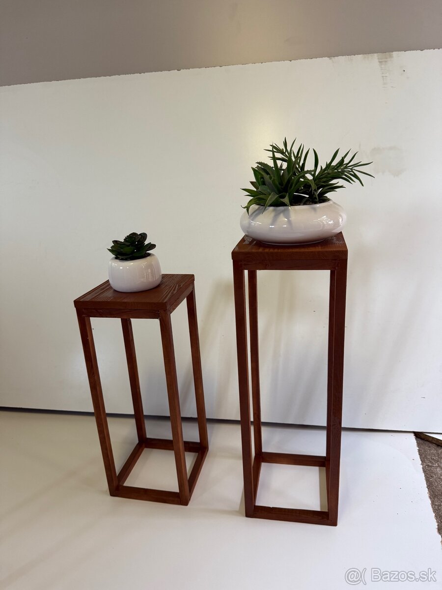 Drevené stojany na kvety - - 2