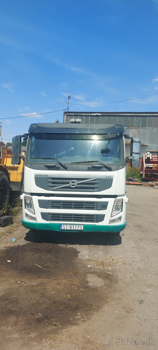 nákladné vozidlo Volvo 330 FM - 2