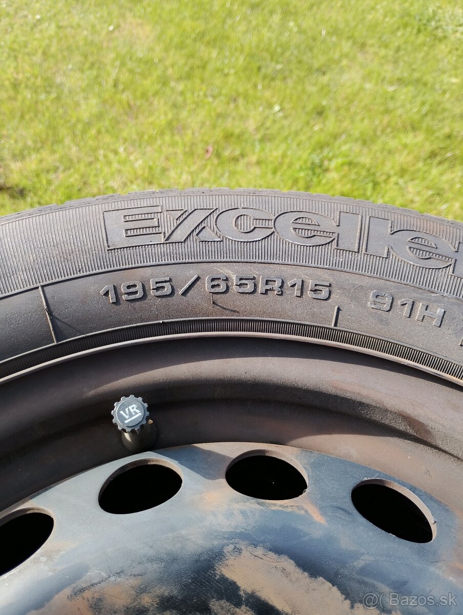 Predám pneumatiky s diskami - 2