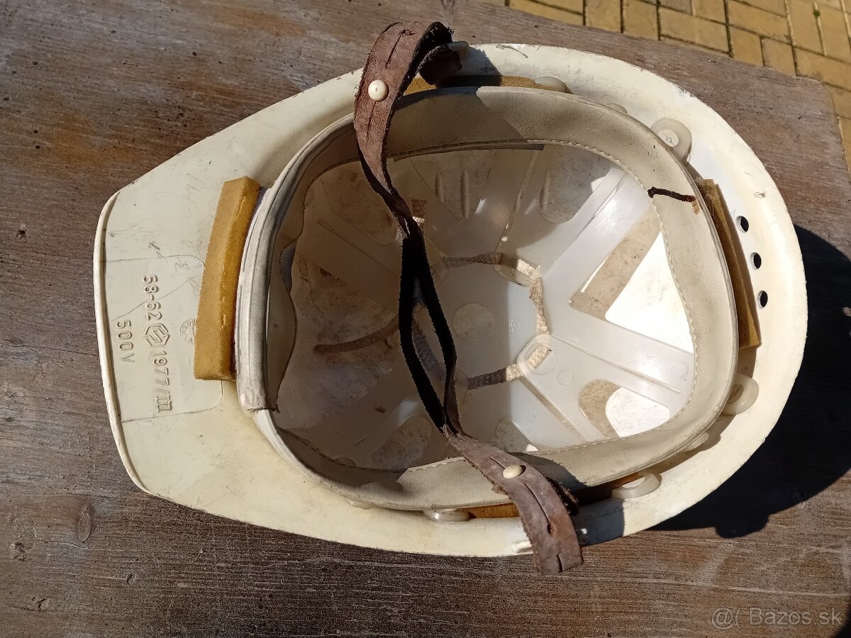 Stará prilba - 2