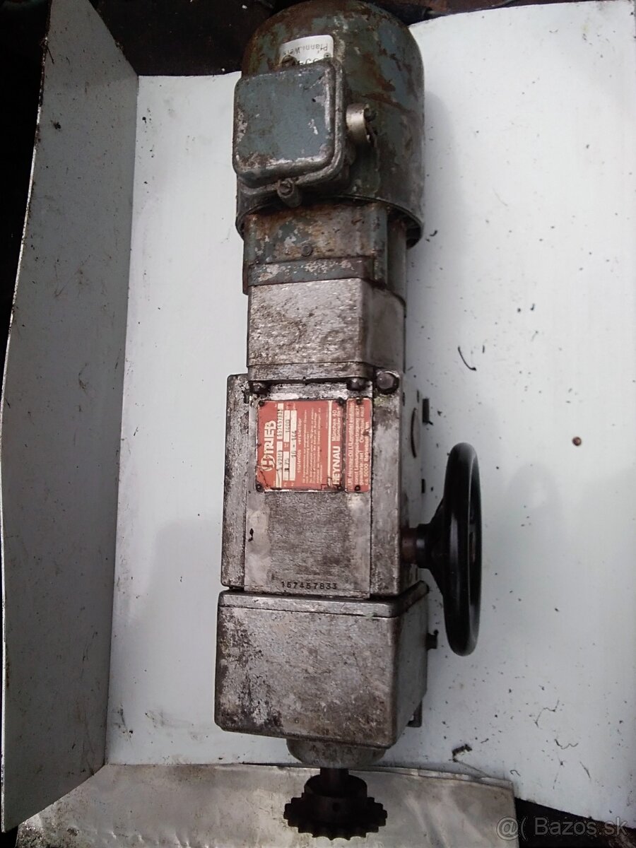 Elektro motor s prevodovkku - 2