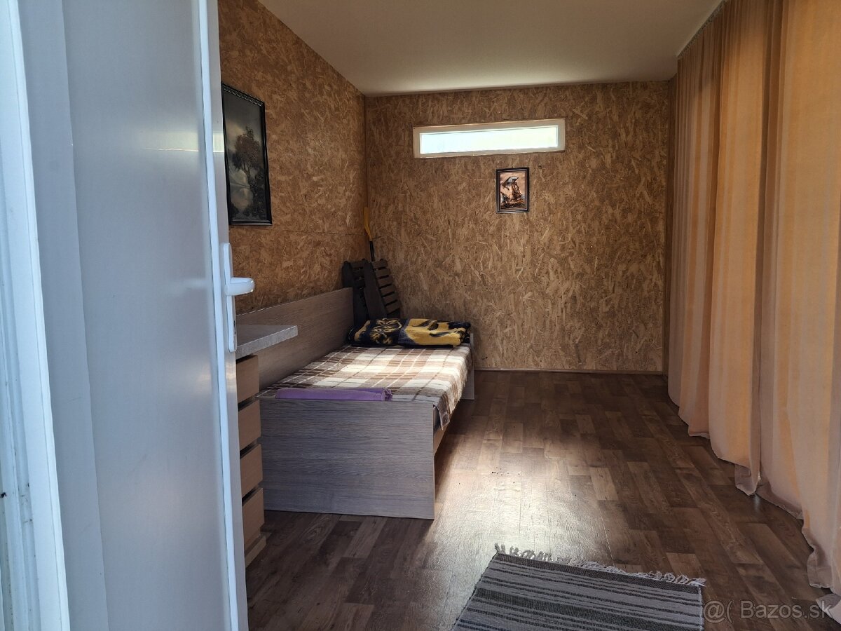 Unimobunka, chatka . - 2