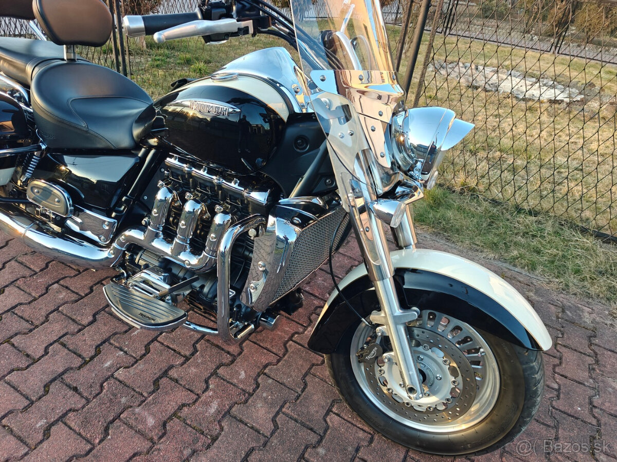 Triumph Rocket III Touring - 2