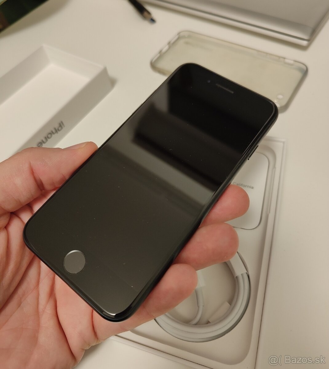 iPhone SE 2022 Midnight 64GB - 2