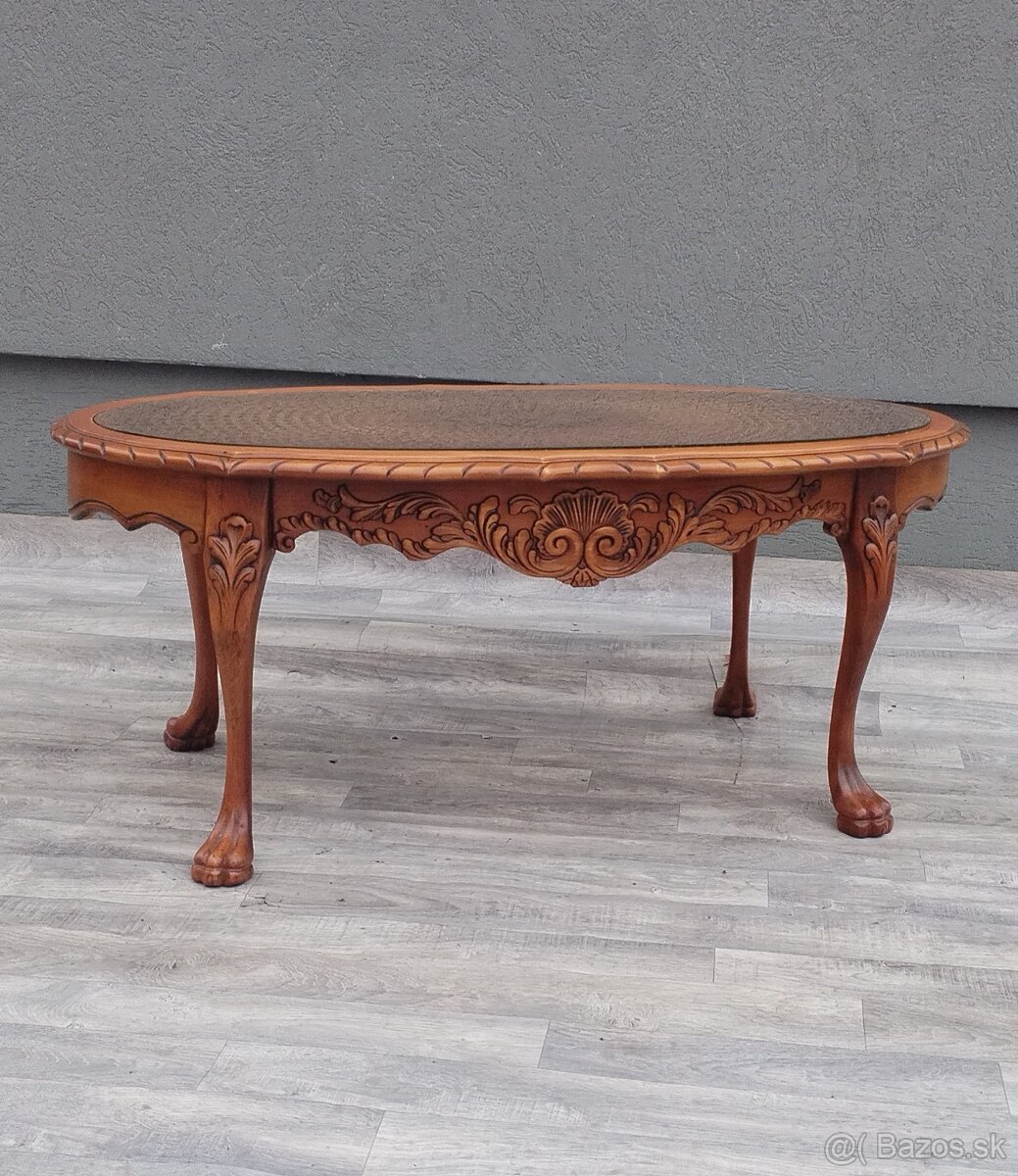 Stolík oválny ” BAROKO “. - 2