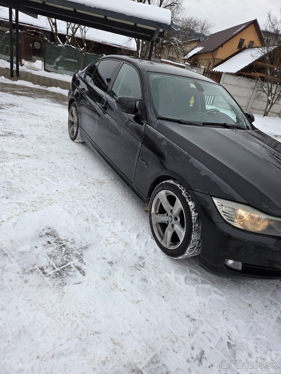 BMW E90 318D Facelift - 2