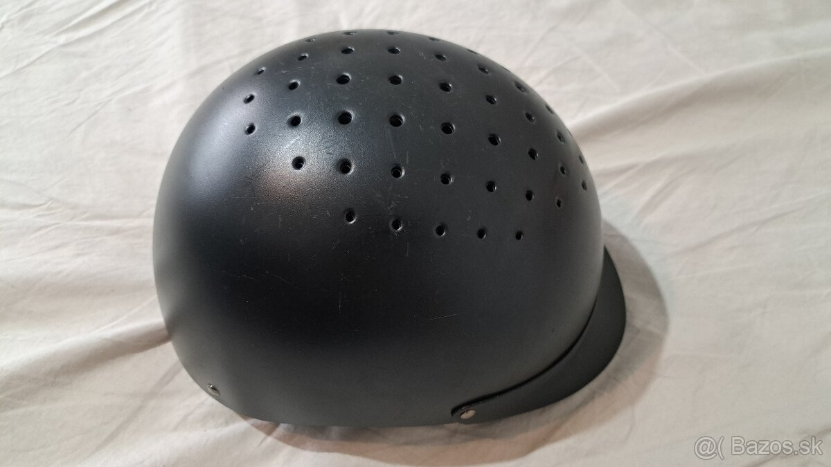 Predam FOUGANZA jazdeckú prilbu - 2