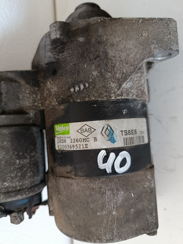 starter clio 3 8200369521e 40€ - 2