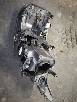 PP svetlo toyota auris 2017 LED FULL poškodene - 2