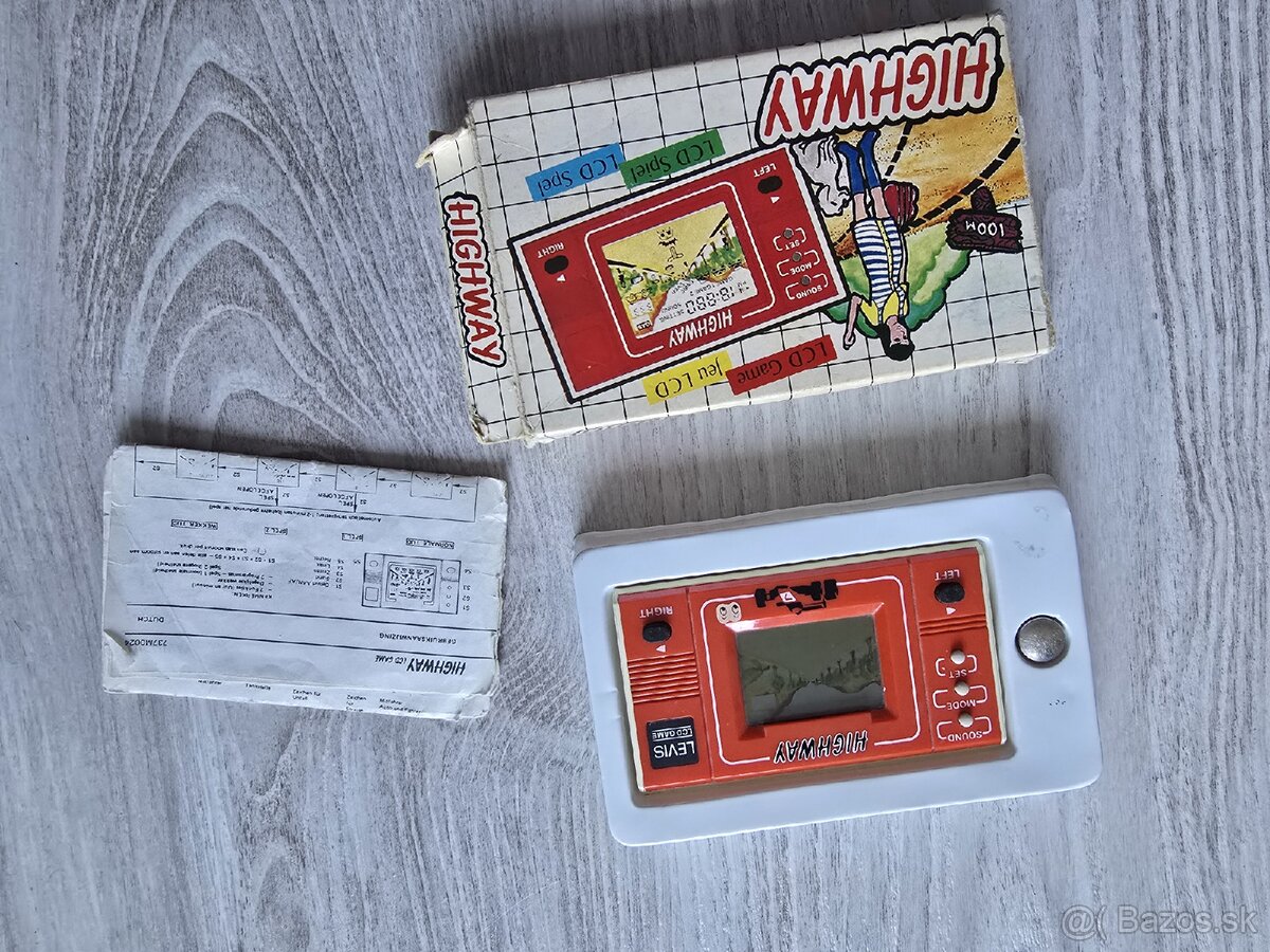 Retro handheld hra Saxon Highway z 80tych rokov - 2